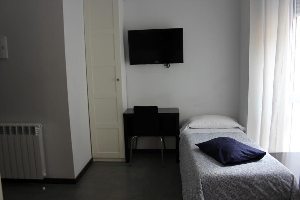 Hostal Cibeles Мадрид Экстерьер фото